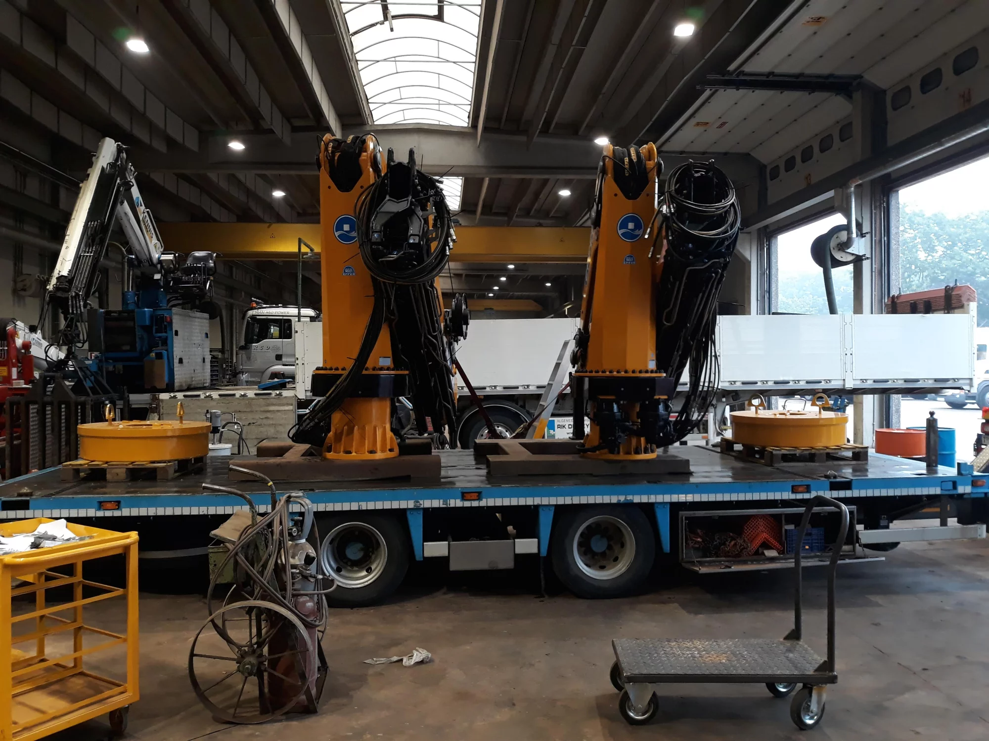 Deux nouvelles grues marine 220M-6S Effer pour notre client Oiltanking Stolthaven Antwerp