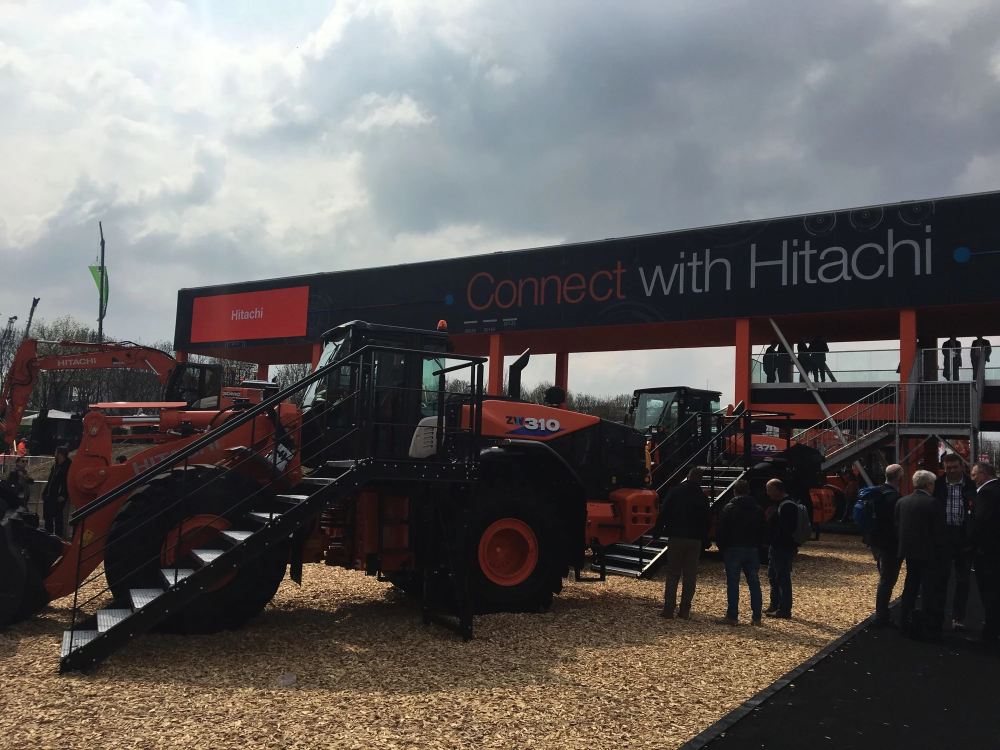 Connect with Hitachi à BAUMA