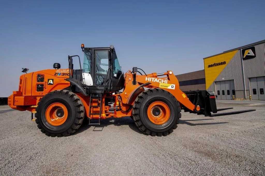 Livraison de 6 nouvelles chargeuses sur pneus ZW310 d'Hitachi chez  Aertssen Machinery Services