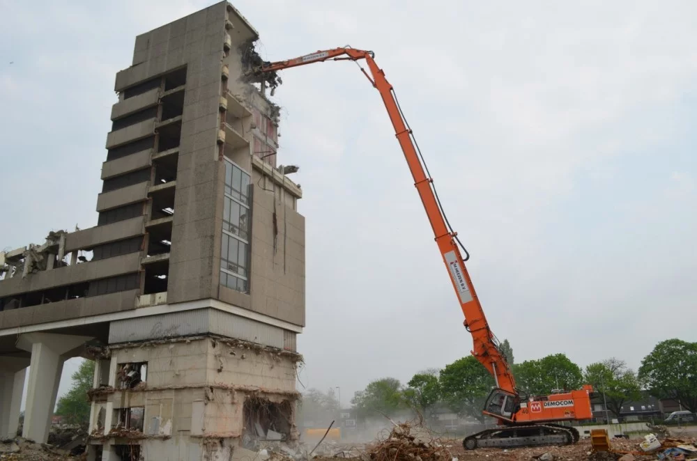 MARTENS-DEMOCOM investit en un géant de démolition de 170 tonnes
