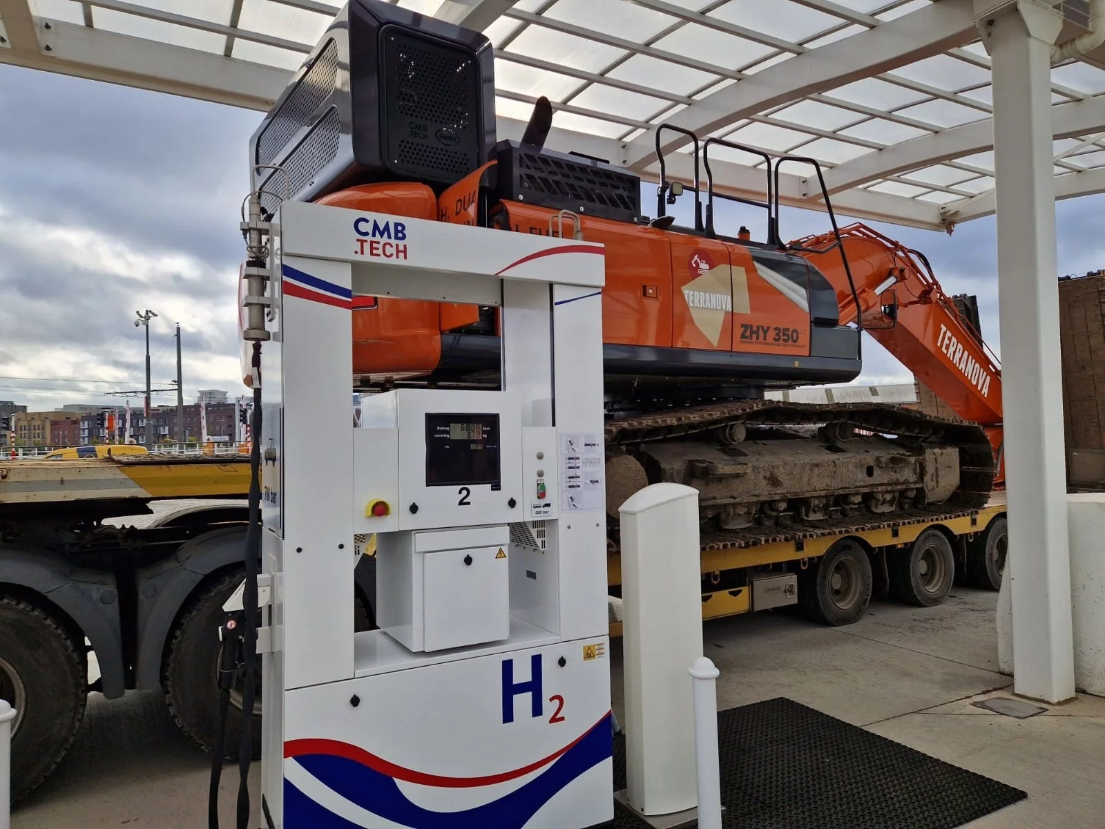 ZHY350LCH-7 double carburant dans une station-service à hydrogène