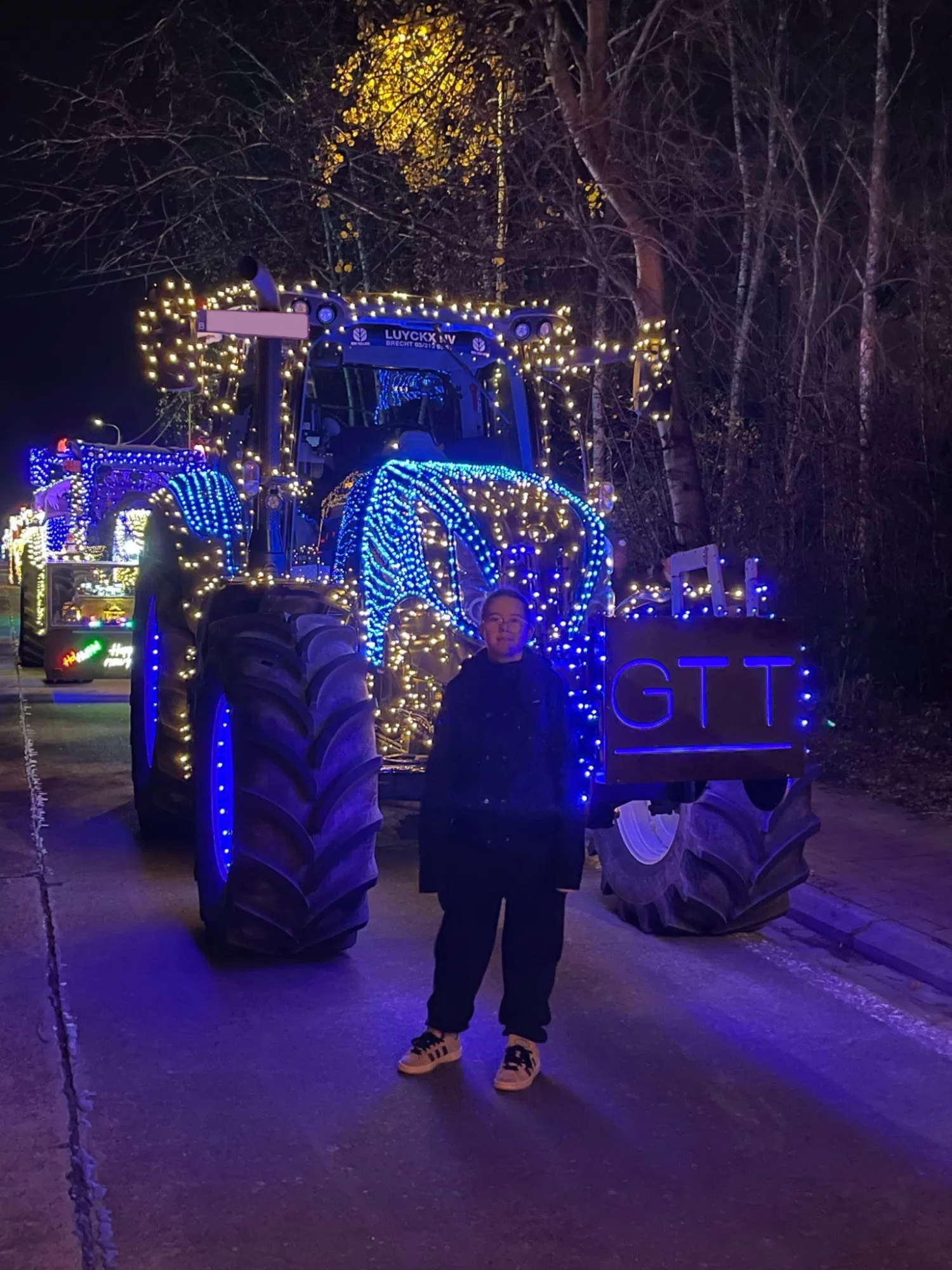 La course de Noël à Geel se pare de bleu grâce aux tracteurs New Holland