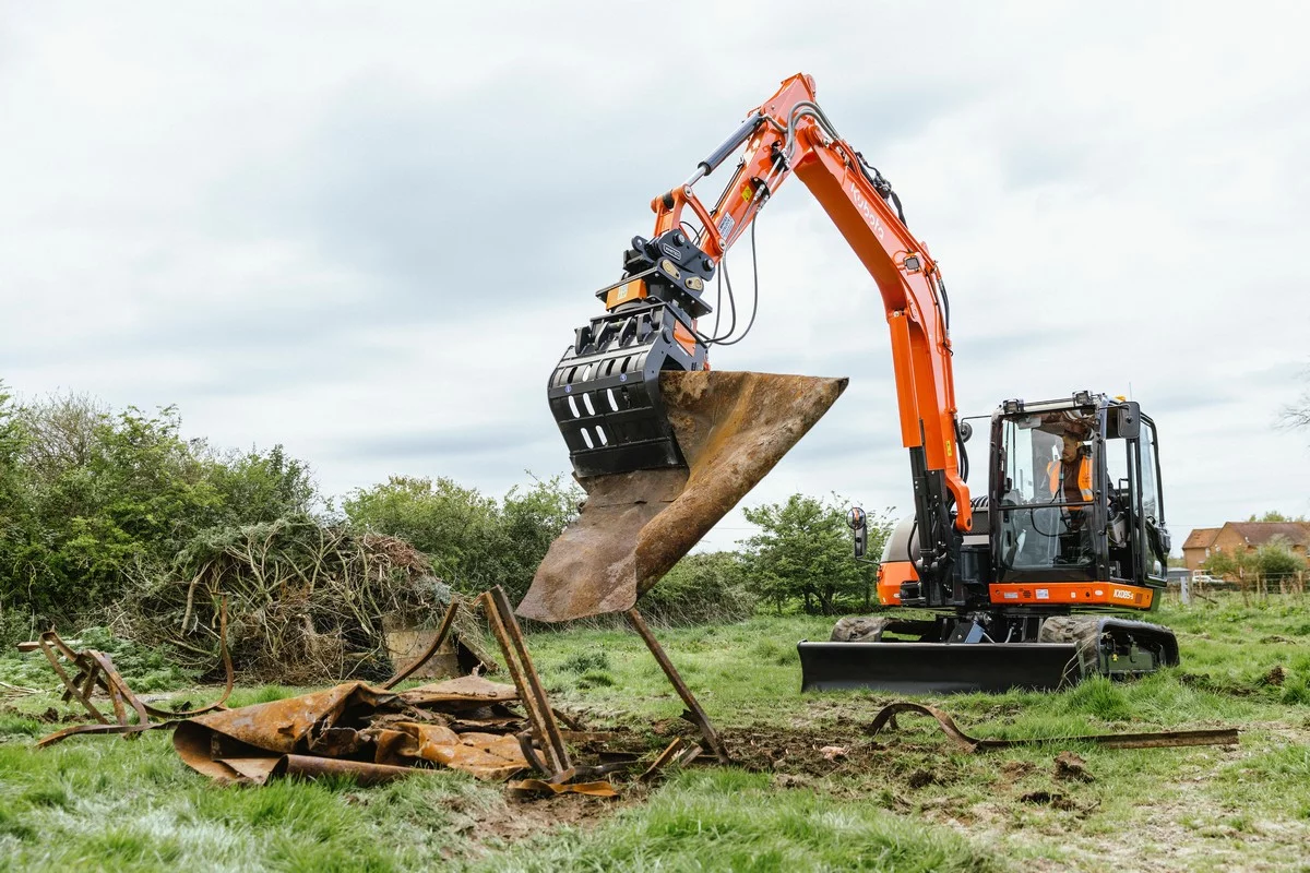 RAPPORT DE TEST : LA PUISSANCE COMPACTE DU KUBOTA KX085-5