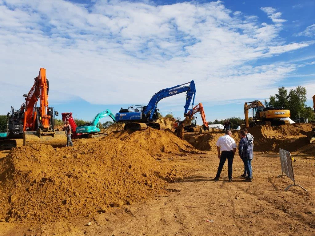 Oeuvre d'art lors des DemoDays avec HITACHI ZX140W-6