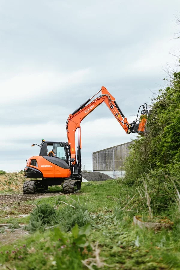 Kubota lance une midi-pelle de 8 tonnes de nouvelle génération