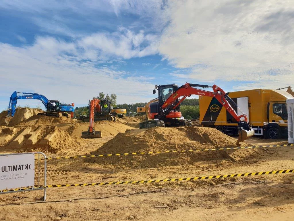 Oeuvre d'art lors des DemoDays avec HITACHI ZX140W-6