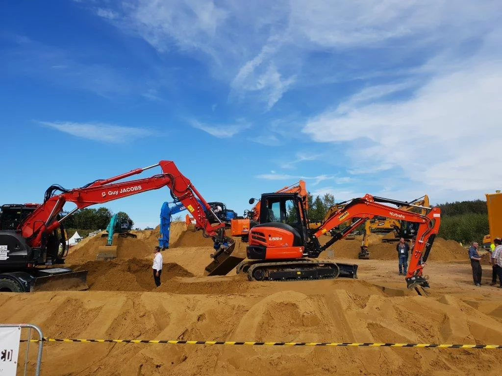 Oeuvre d'art lors des DemoDays avec HITACHI ZX140W-6