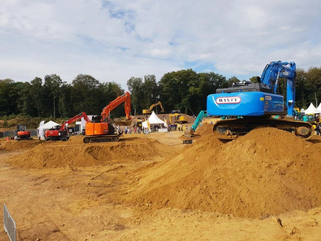 Oeuvre d'art lors des DemoDays avec HITACHI ZX140W-6