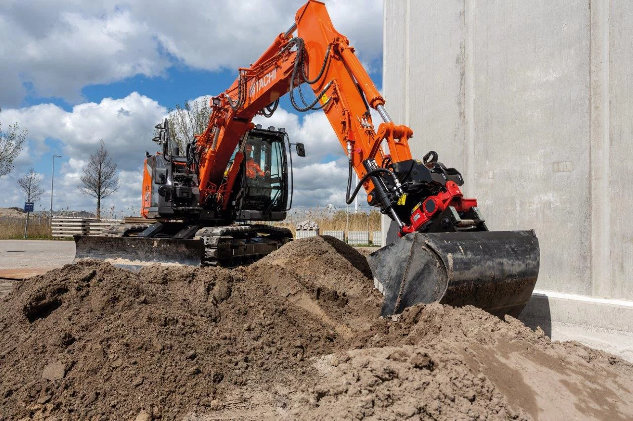 Profitez du confort de la nouvelle Hitachi ZX130-7 et ZX135US-7