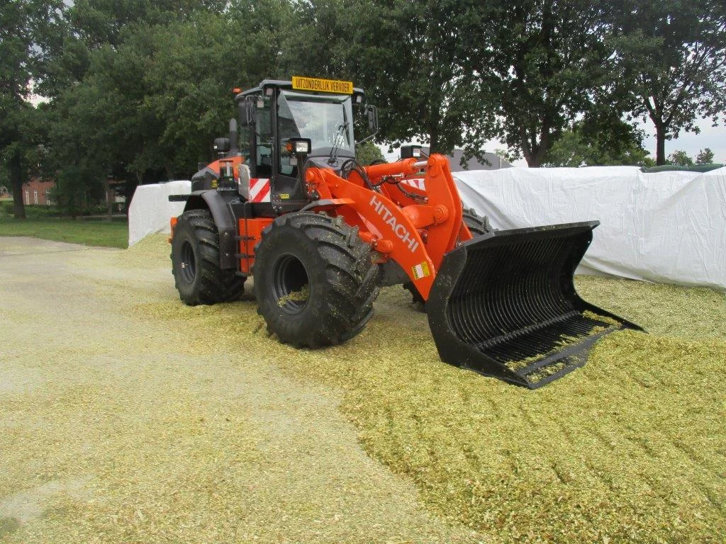 Hitachi Chargeur sur Pneus ZW180-6 AGRI