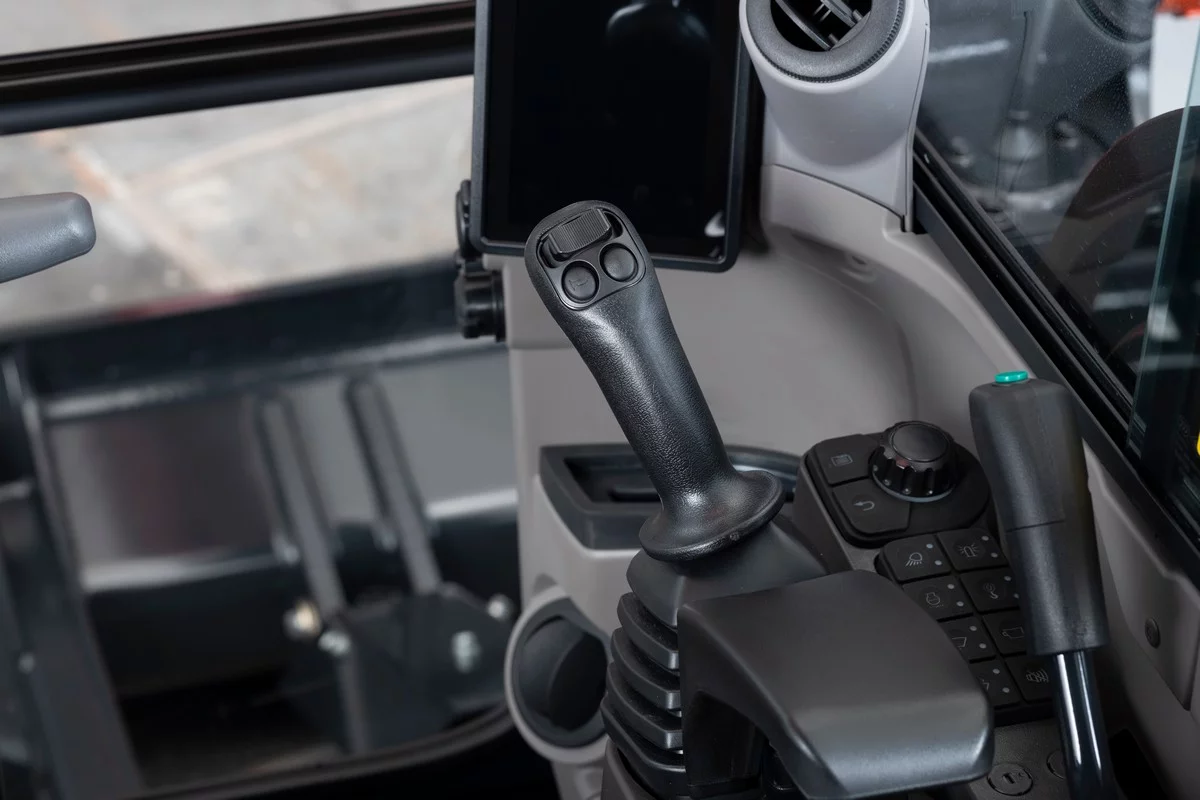 Kubota lance une midi-pelle de 8 tonnes de nouvelle génération