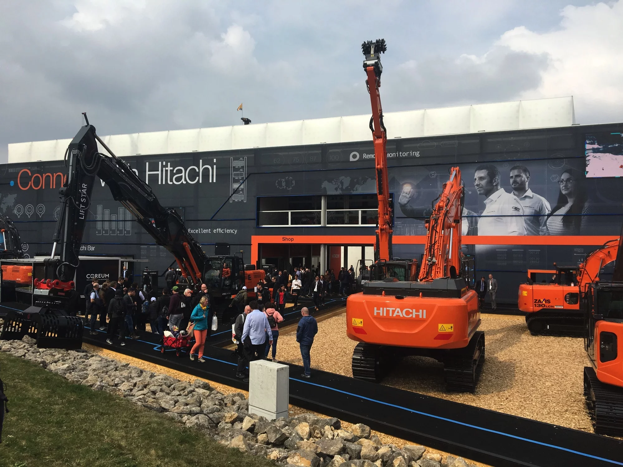 Connect with Hitachi à BAUMA
