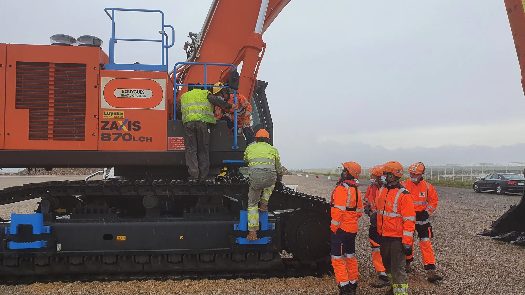 Montage de la ZX870 pour Bouygues
