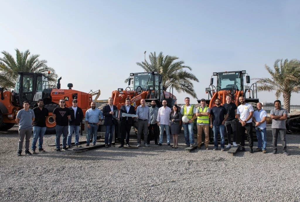 Livraison de 6 nouvelles chargeuses sur pneus ZW310 d'Hitachi chez  Aertssen Machinery Services