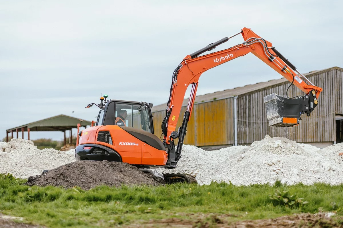 Kubota lance une midi-pelle de 8 tonnes de nouvelle génération