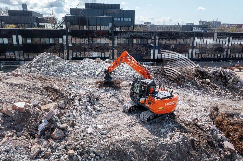 Profitez du confort de la nouvelle Hitachi ZX130-7 et ZX135US-7