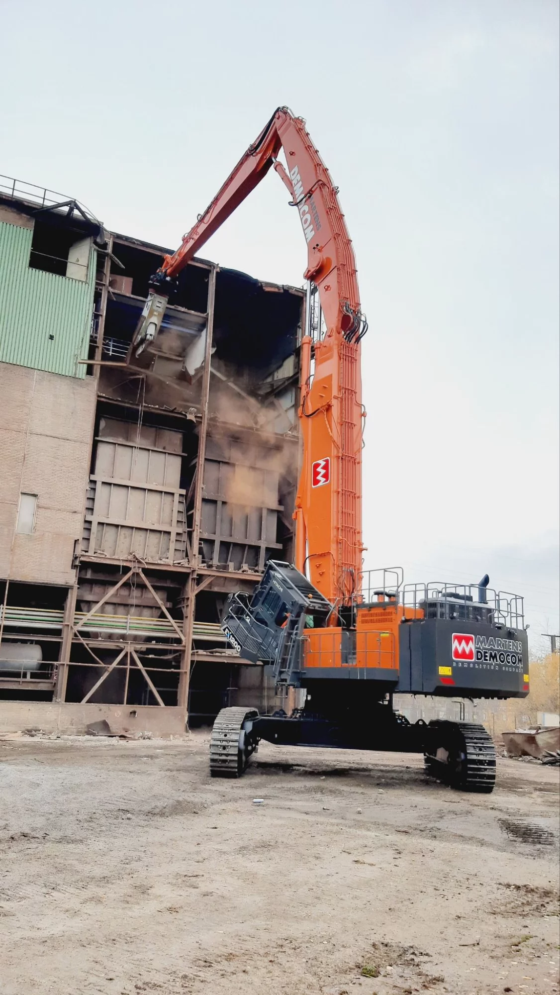 MARTENS DEMOCOM MET EN SERVICE L'EX1200-7 HIGH DEMOLITION