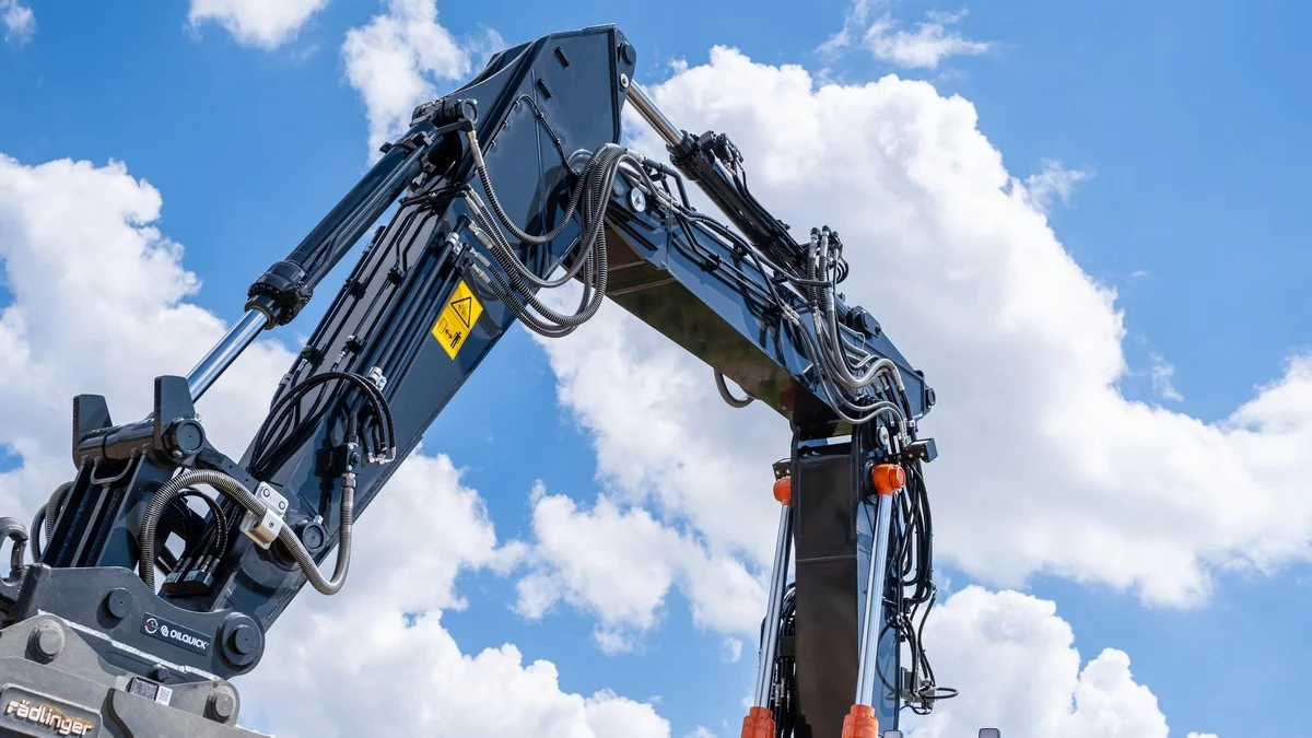 Découvrez nouvelle excavatrice 38 tonnes à rayon court à Demo Days 2024