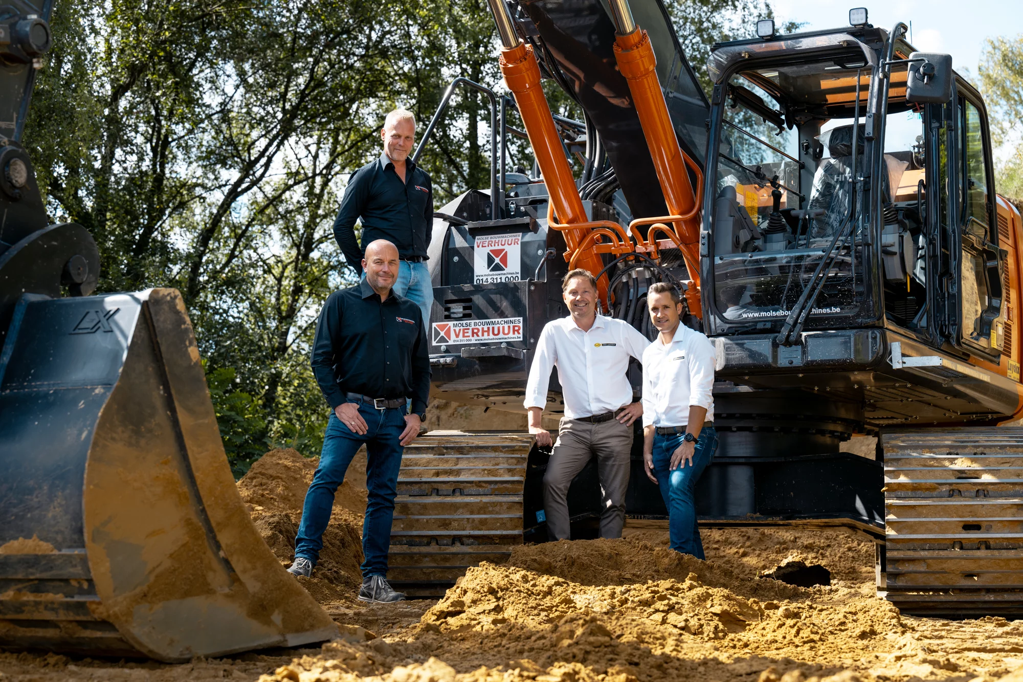 Première Hitachi ZX375US-7-2P livrée à Molse Bouwmachines