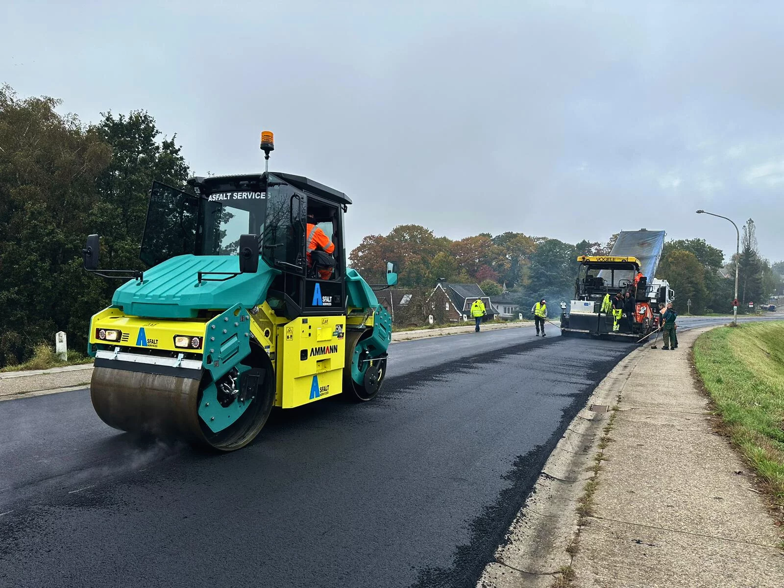 Rouleau Ammann ARP 75 pour Asfalt Services