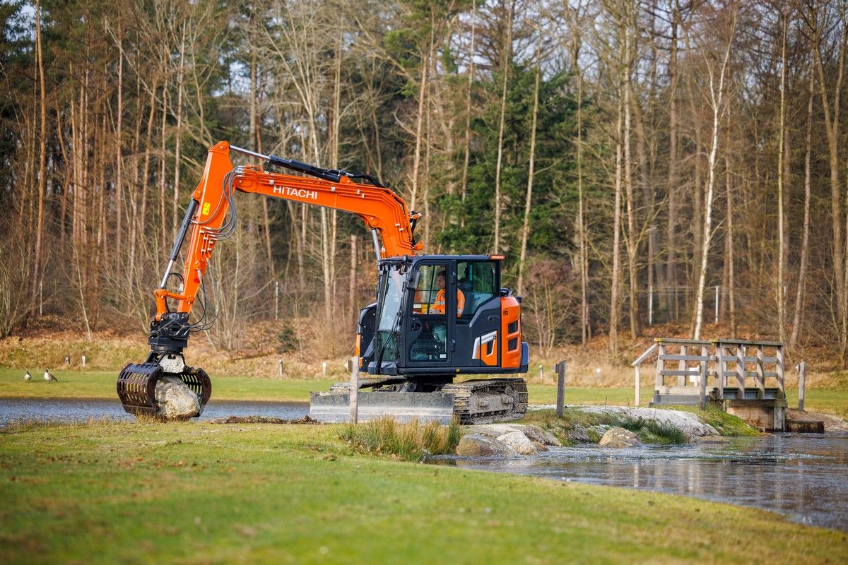 Hitachi ZX95US-7