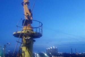 Twee nieuwe Effer marine kranen voor Oiltanking Stolthaven Antwerp NV