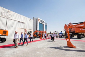 OPENING nieuwe bedrijfsgebouwen Middle East Crane