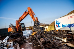 Hitachi lanceert grootste model in Zaxis-7 serie: ZX220W-7 