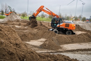 Hitachi lanceert grootste model in Zaxis-7 serie: ZX220W-7 