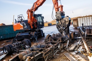 Hitachi lanceert grootste model in Zaxis-7 serie: ZX220W-7 