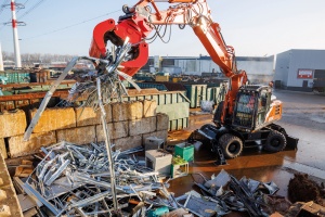 Hitachi lanceert grootste model in Zaxis-7 serie: ZX220W-7 