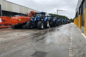 Tractor dedication Brecht: approximately 300 tractors blessed for charity