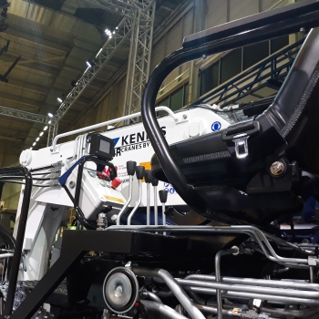 First step towards zero-emission propulsion with Kennis cranes R14 and R16 E-Power