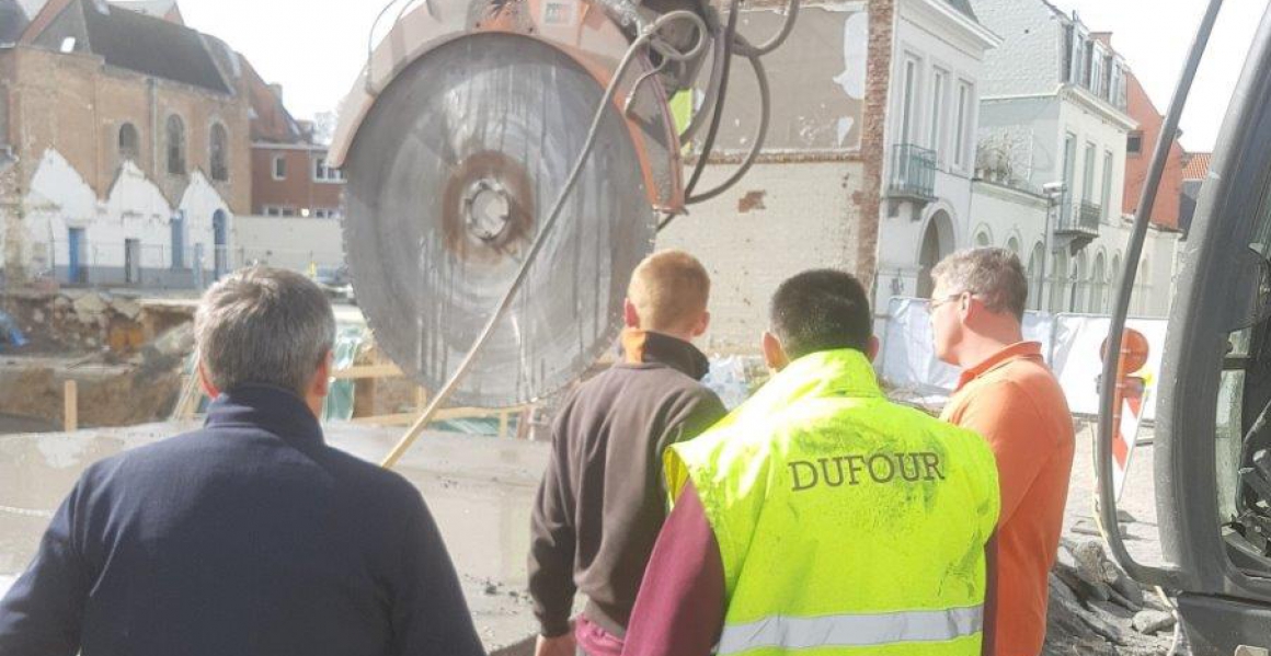 Dufour sloopt gewapende betonnen fundatie in recordtijd